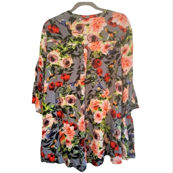 Umgee Gray Floral Lightweight Tunic V Neck Bell Sleeves Size Large - Picture 2 of 8